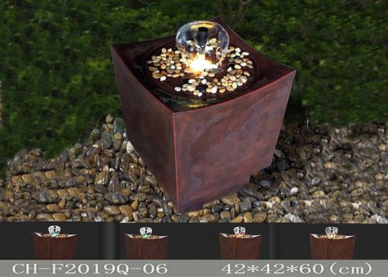 China Fuente llevada caliente Brown de oro de la agua ligera de Polyresin Delux proveedor