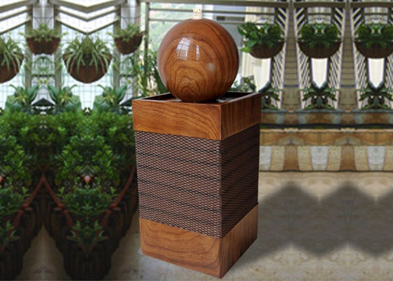 Fuente de agua de madera encendida hecha a mano del efecto de la rota proveedor
