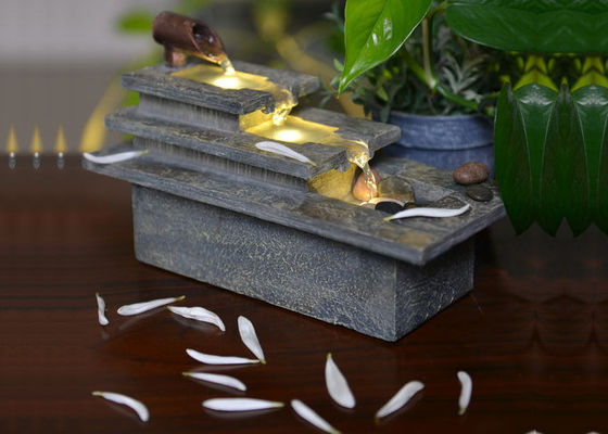 La decoración casera Polyresin interior enciende para arriba la fuente de agua proveedor