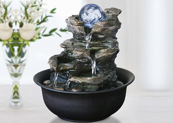 Montaña de la roca interior con la fuente de agua de la sala de estar de la decoración de interiores del hogar de Polyresin de la bola de cristal con el LED proveedor